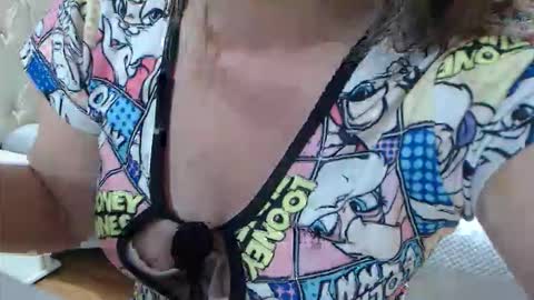 Victoria online show from December 15, 1:45 am