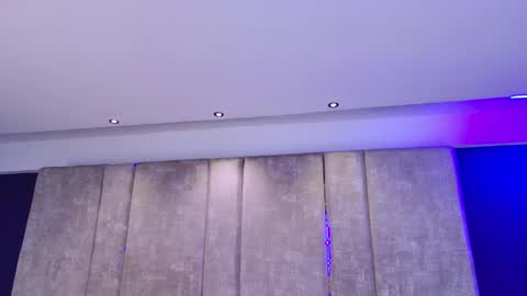     online show from November 28, 11:06 am