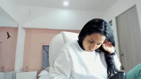 GISELLE ROLDAN online show from October 8, 4:29 am