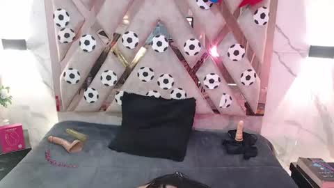 giselslut online show from July 18, 7:05 pm