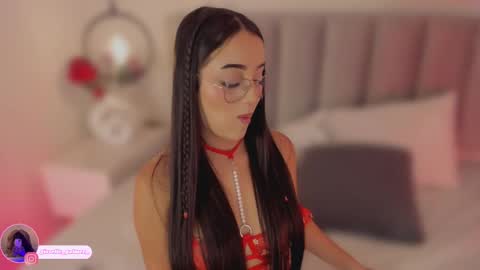 Snapshot of gisselle_palmer chatting on February 21, 7:32 pm online show from February 21, 7:32 pm