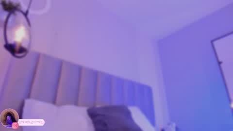 Snapshot of gisselle_palmer chatting on February 23, 1:46 am online show from February 23, 1:46 am