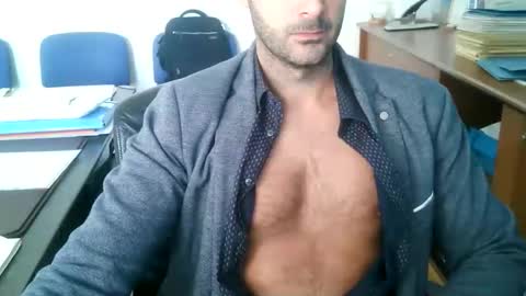 giuseppevai1 online show from October 4, 10:46 am