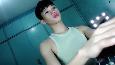 givemethrillx online show from April 3, 2:35 pm