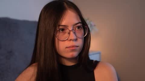 Agness online show from December 13, 9:43 pm