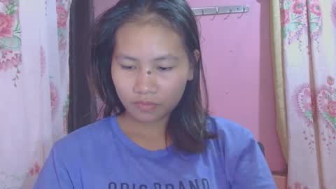 Snapshot of glamgoddess23 chatting on October 22, 12:14 am glamgoddess23 online show from October 22, 12:14 am