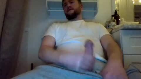 glenjam80 online show from February 6, 2:22 am