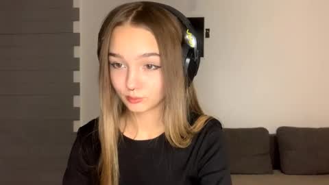 Catalina online show from November 7, 11:12 am