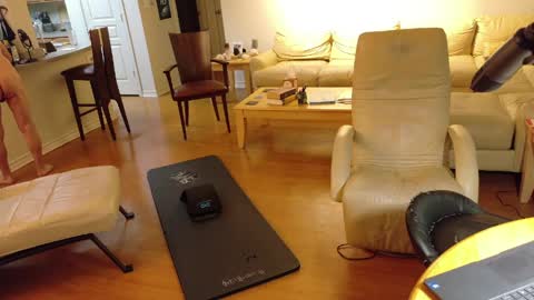 glennbitch online show from April 23, 12:51 pm