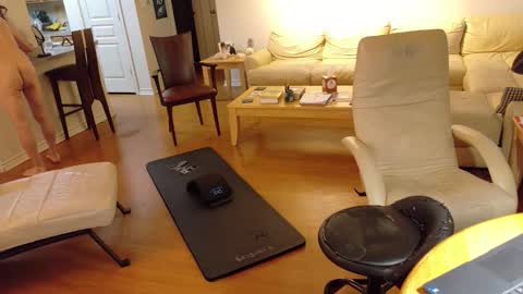 glennbitch online show from March 23, 12:54 pm