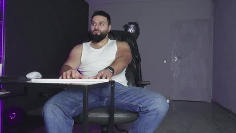 Matthew .. for short call me Matt online show from January 9, 5:02 am