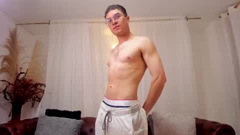 glexiis_ online show from June 13, 12:04 pm
