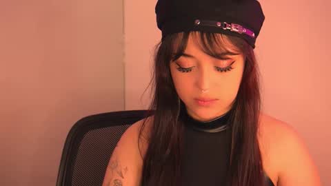 Mimi online show from February 6, 11:07 pm