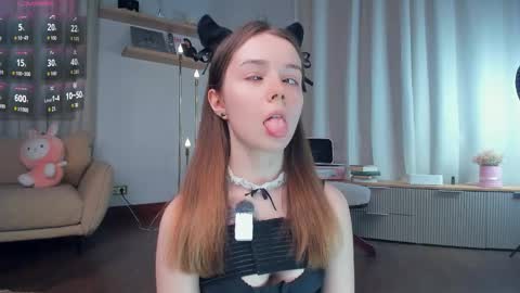 Ann Eliz and Gigi online show from April 21, 2:51 am