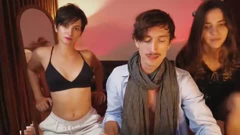   330 UTC2 girls   online show from June 11, 4:54 am