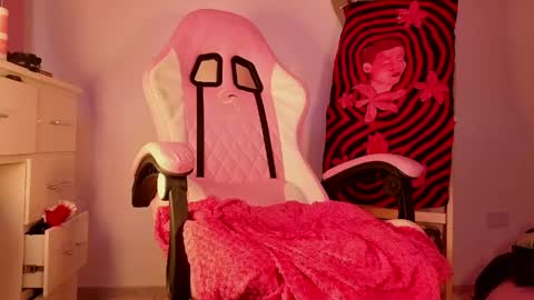 vee online show from March 30, 10:43 pm