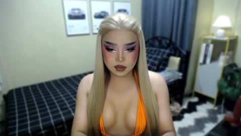 NATALIE HEART online show from June 28, 10:00 am
