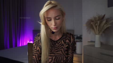 Olivia online show from November 13, 8:39 am