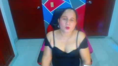 KIRA Y JUAN online show from June 6, 9:31 pm