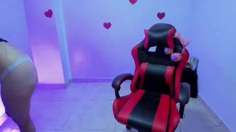 goldencurly  online show from March 4, 12:13 pm