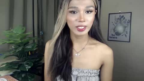 Lily is Gold online show from February 27, 10:30 am