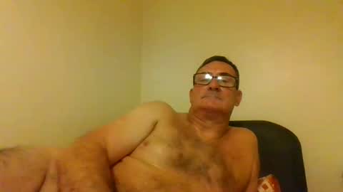 Snapshot of goldenone59 chatting on September 28, 10:52 pm goldenone59 online show from September 28, 10:52 pm