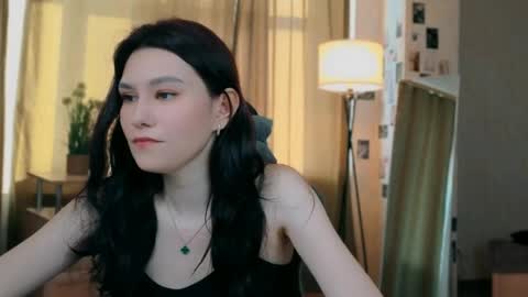 Sarra online show from May 1, 1:27 pm