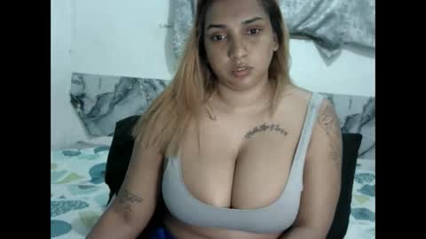 gorgeouslips10 online show from April 12, 4:55 pm