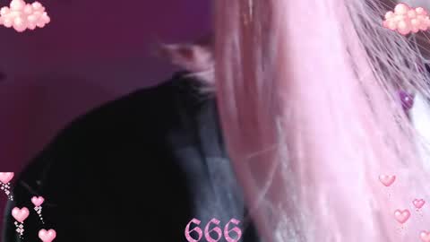        online show from April 3, 8:32 am