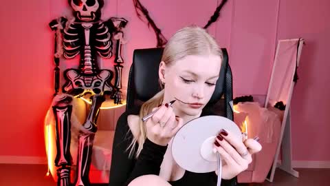 Grace Glamour online show from October 17, 5:33 am