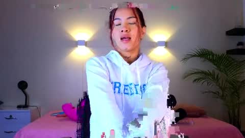 Grace online show from April 8, 12:30 pm