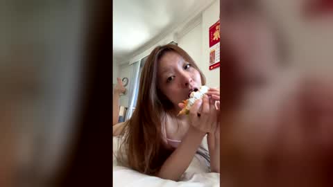 gracemeow online show from April 9, 3:54 am