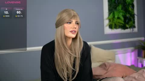 Snapshot of gracianelee chatting on February 15, 5:09 am Grace online show from February 15, 5:09 am