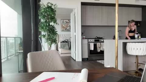 Gracie Mae online show from February 19, 8:30 pm