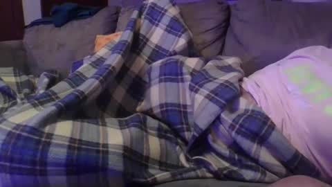 7 in boy toy online show from December 8, 6:22 am