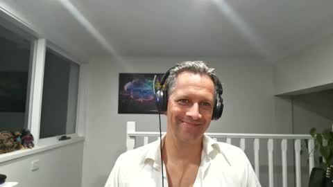 grattitude online show from February 6, 12:30 pm