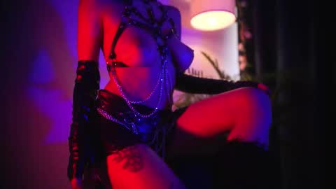 grayce blossoms24 online show from November 25, 9:57 pm