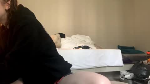 Snapshot of graylovescookies chatting on October 2, 1:43 pm graylovescookies online show from October 2, 1:43 pm