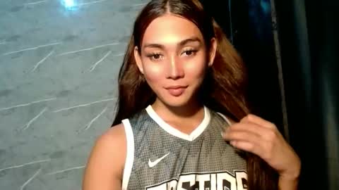 kianna online show from June 8, 5:19 am