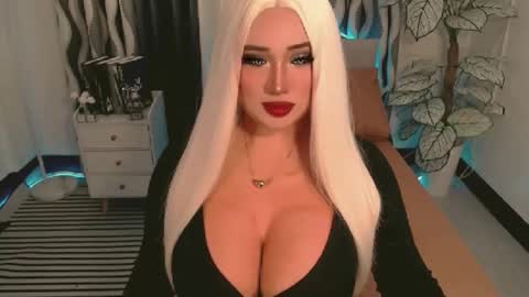 PAULATHEONE online show from December 3, 1:04 am