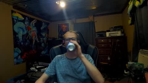 Greenlungs8195 online show from April 6, 4:46 am