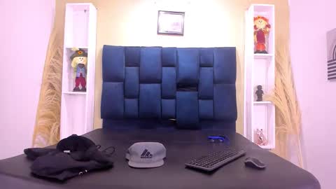 GregorySforza online show from September 28, 7:01 pm