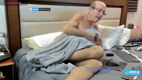 Snapshot of greyishere chatting on January 8, 7:45 am Grey. If viewing your cam I am more likely to stay if you show your face. online show from January 8, 7:45 am