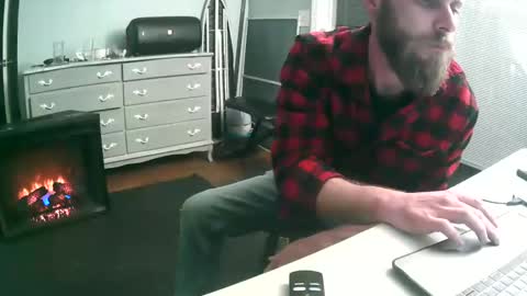 grizzly84 online show from December 2, 3:51 am