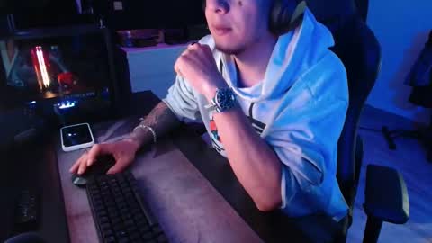 Snapshot of guayaco_ chatting on October 31, 2:56 am Guayaco online show from October 31, 2:56 am