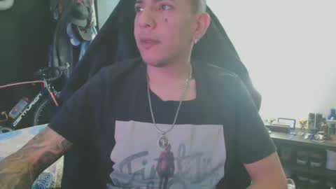 Snapshot of guayaco_ chatting on February 13, 12:32 pm Guayaco online show from February 13, 12:32 pm