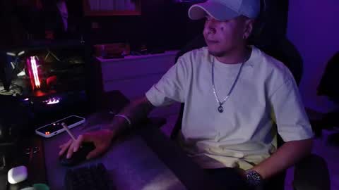 Snapshot of guayaco_ chatting on November 1, 8:35 am Guayaco online show from November 1, 8:35 am