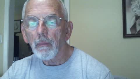 Roy online show from December 14, 1:49 pm