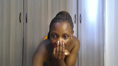 Miss Incredible online show from April 22, 12:23 pm