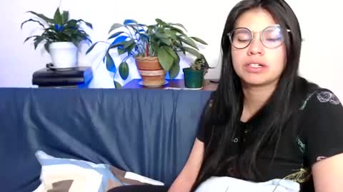 Vane blonde and Hazell black hair online show from January 23, 2:44 am